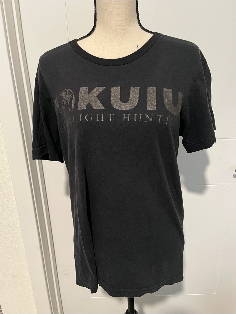 KUIU Black Ultra Light Hunting Short Sleeve Graphic T-Shirt Gorpcore Outdoor
